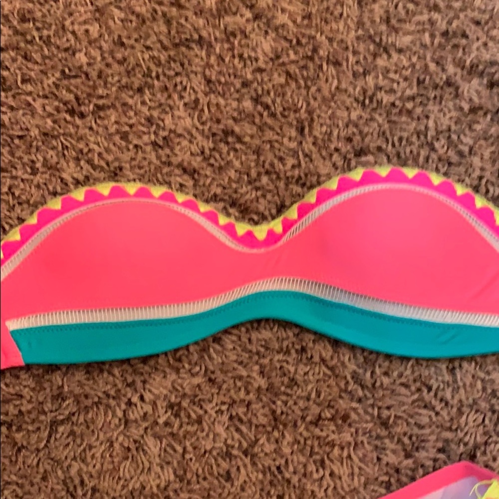 Bathing suit - Picture 3 of 3